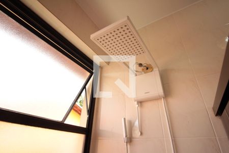 Casa à venda com 285m², 4 quartos e 4 vagasSuíte banheiro 