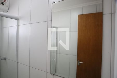 Banheiro Social de apartamento para alugar com 2 quartos, 62m² em Ocian, Praia Grande