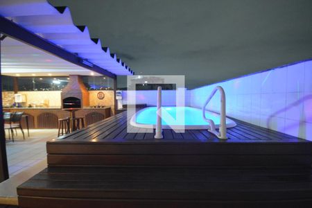 Apartamento à venda com 200m², 3 quartos e 2 vagasCobertura com piscina / Churrasqueira