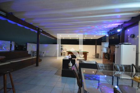 Apartamento à venda com 200m², 3 quartos e 2 vagasCobertura com piscina / Churrasqueira