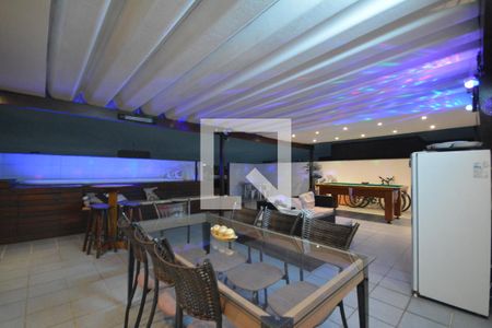 Apartamento à venda com 200m², 3 quartos e 2 vagasCobertura com piscina / Churrasqueira