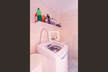 Casa à venda com 104m², 3 quartos e 2 vagas Casa à venda com 104m², 3 quartos e 2 vagasÁrea de Serviço