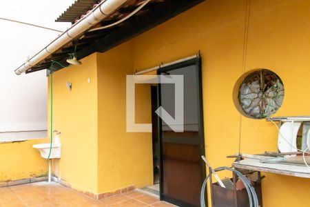 Casa à venda com 289m², 3 quartos e 3 vagas Casa à venda com 289m², 3 quartos e 3 vagasTerraço