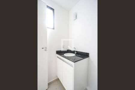 Banheiro social de kitnet/studio para alugar com 1 quarto, 25m² em Vila Formosa, São Paulo
