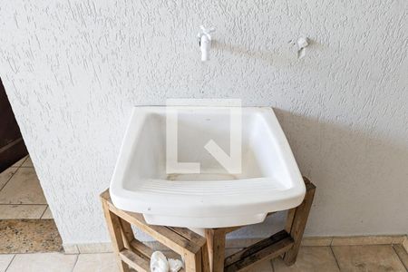 Casa à venda com 120m², 3 quartos e 2 vagas Casa à venda com 120m², 3 quartos e 2 vagasCasa 2  - Área de serviço 2