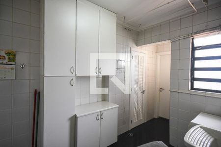 Apartamento para alugar com 200m², 2 quartos e 3 vagas Apartamento para alugar com 200m², 2 quartos e 3 vagasÁrea de serviço