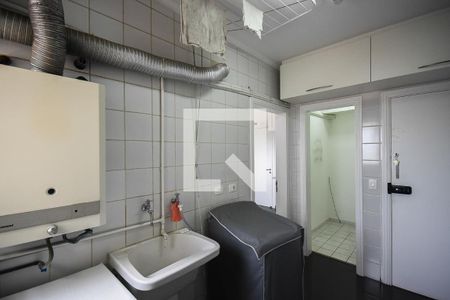Apartamento para alugar com 200m², 2 quartos e 3 vagas Apartamento para alugar com 200m², 2 quartos e 3 vagasÁrea de serviço