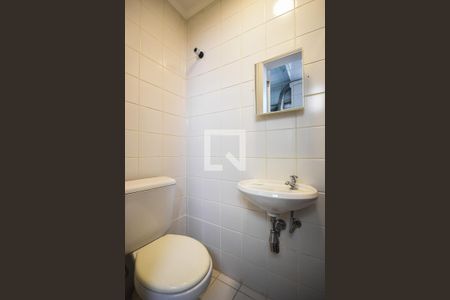 Apartamento para alugar com 200m², 2 quartos e 3 vagas Apartamento para alugar com 200m², 2 quartos e 3 vagasBanheiro de Serviço