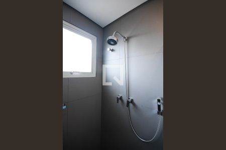 Apartamento para alugar com 200m², 2 quartos e 3 vagas Apartamento para alugar com 200m², 2 quartos e 3 vagasChuveiro do banheiro da suíte 2