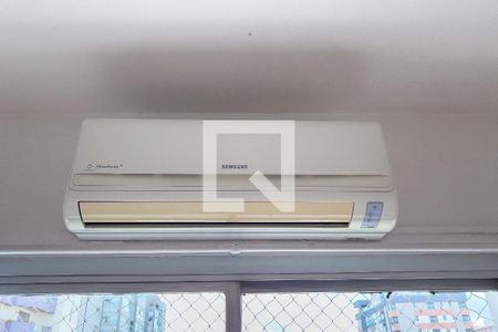 Sala de apartamento à venda com 2 quartos, 70m² em Moema, São Paulo