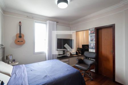 Apartamento à venda com 228m², 4 quartos e 2 vagasSuíte 1