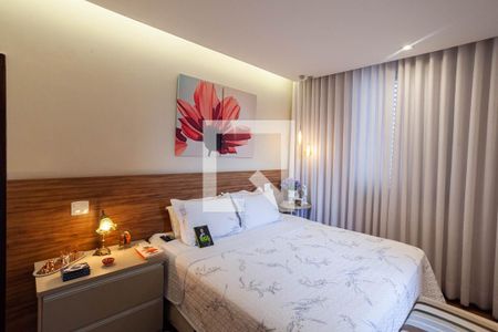 Apartamento à venda com 228m², 4 quartos e 2 vagasSuíte 2