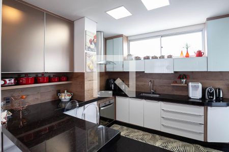 Apartamento à venda com 228m², 4 quartos e 2 vagasCozinha