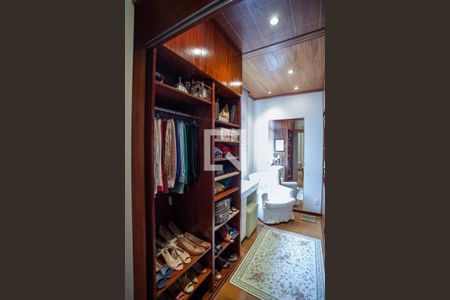 Apartamento à venda com 228m², 4 quartos e 2 vagasCloset da suíte 2