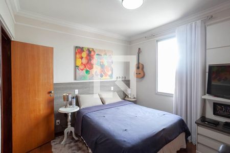 Apartamento à venda com 228m², 4 quartos e 2 vagasSuíte 1