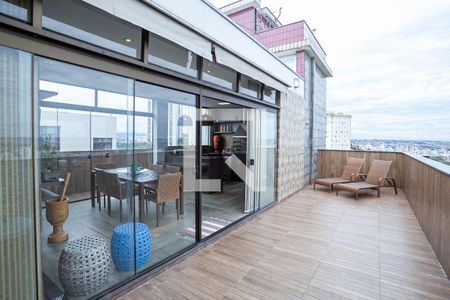 Apartamento à venda com 228m², 4 quartos e 2 vagasCobertura