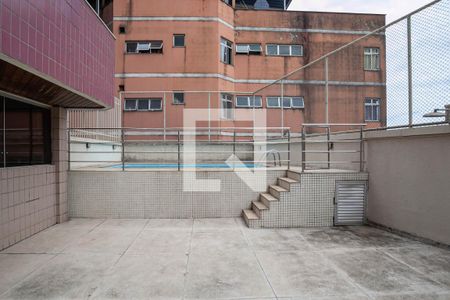 Apartamento à venda com 228m², 4 quartos e 2 vagasÁrea comum - Piscina