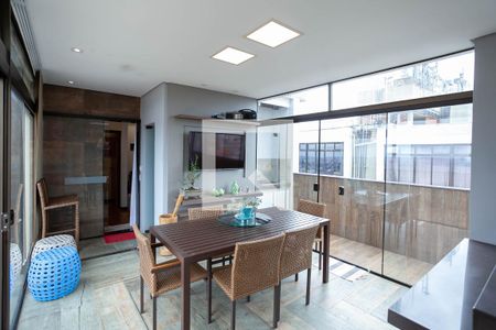 Apartamento à venda com 228m², 4 quartos e 2 vagasCobertura