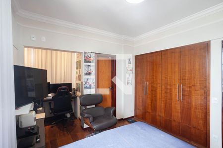 Apartamento à venda com 228m², 4 quartos e 2 vagasSuíte 1