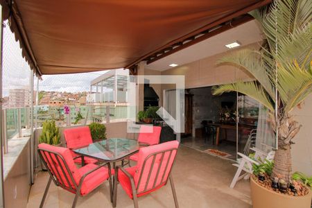 Apartamento à venda com 190m², 4 quartos e 1 vagavaranda da sala 2