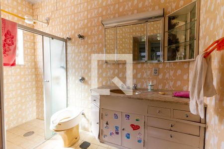 Casa à venda com 401m², 5 quartos e 8 vagas Casa à venda com 401m², 5 quartos e 8 vagasBanheiro da Suíte 1