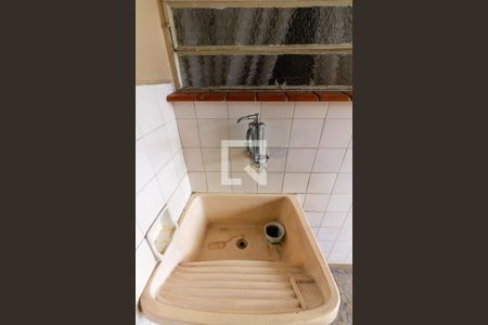 Casa à venda com 401m², 5 quartos e 8 vagas Casa à venda com 401m², 5 quartos e 8 vagasÁrea de Serviço