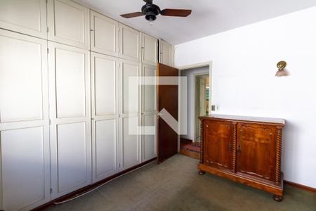 Casa à venda com 401m², 5 quartos e 8 vagas Casa à venda com 401m², 5 quartos e 8 vagasQuarto 3