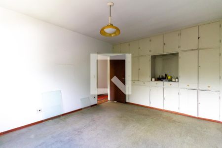 Casa à venda com 401m², 5 quartos e 8 vagas Casa à venda com 401m², 5 quartos e 8 vagasQuarto 2