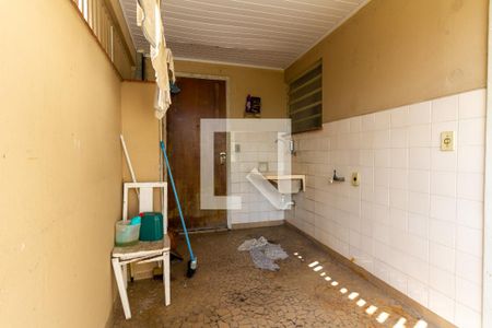 Casa à venda com 401m², 5 quartos e 8 vagas Casa à venda com 401m², 5 quartos e 8 vagasÁrea de Serviço