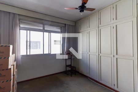 Casa à venda com 401m², 5 quartos e 8 vagas Casa à venda com 401m², 5 quartos e 8 vagasQuarto 3