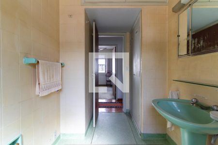 Casa à venda com 401m², 5 quartos e 8 vagas Casa à venda com 401m², 5 quartos e 8 vagasBanheiro Social 1