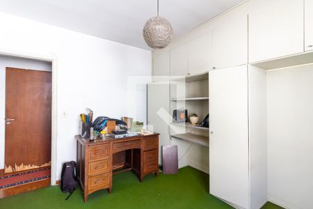 Casa à venda com 401m², 5 quartos e 8 vagas Casa à venda com 401m², 5 quartos e 8 vagasQuarto 4