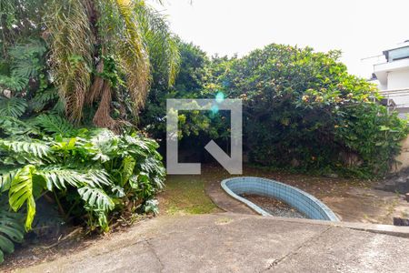 Casa à venda com 401m², 5 quartos e 8 vagas Casa à venda com 401m², 5 quartos e 8 vagasPiscina