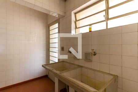 Casa à venda com 401m², 5 quartos e 8 vagas Casa à venda com 401m², 5 quartos e 8 vagasLavanderia