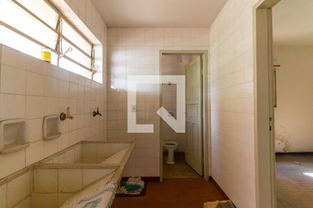 Casa à venda com 401m², 5 quartos e 8 vagas Casa à venda com 401m², 5 quartos e 8 vagasLavanderia