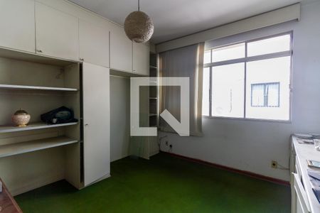 Casa à venda com 401m², 5 quartos e 8 vagas Casa à venda com 401m², 5 quartos e 8 vagasQuarto 4