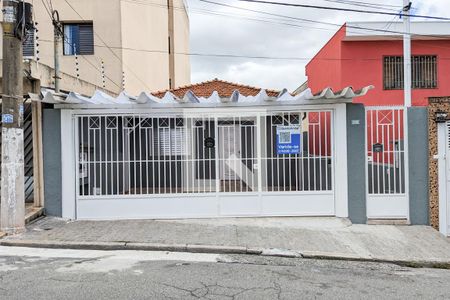 Casa à venda com 240m², 4 quartos e 2 vagasFachada