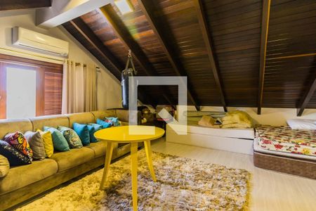 Casa à venda com 296m², 4 quartos e 2 vagasSotão