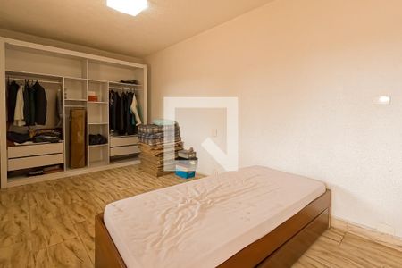 Casa à venda com 180m², 4 quartos e 2 vagas Casa à venda com 180m², 4 quartos e 2 vagasQuarto de Serviço
