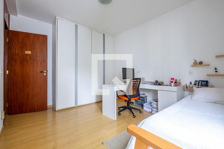Apartamento à venda com 185m², 4 quartos e 3 vagasQuarto 4