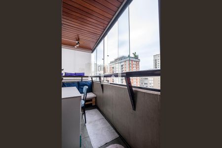 Apartamento à venda com 185m², 4 quartos e 3 vagasSuíte 1 - Banheiro Varanda