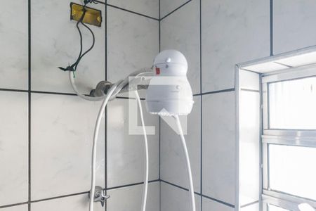 Casa à venda com 70m², 2 quartos e 2 vagasChuveiro