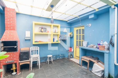 Casa à venda com 70m², 2 quartos e 2 vagasQuintal