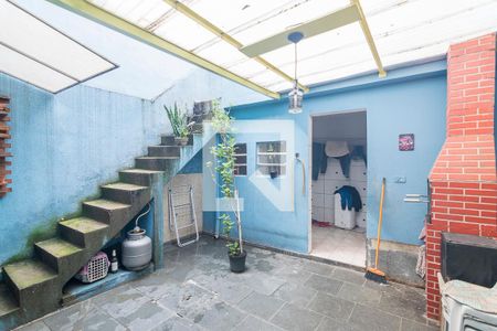 Casa à venda com 70m², 2 quartos e 2 vagasQuintal