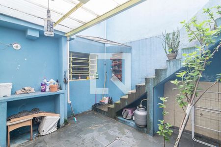 Casa à venda com 70m², 2 quartos e 2 vagasQuintal
