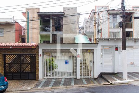 Casa à venda com 150m², 4 quartos e 8 vagasFachada
