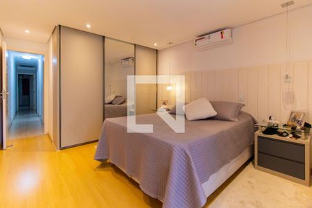 Casa à venda com 150m², 4 quartos e 8 vagasSuíte