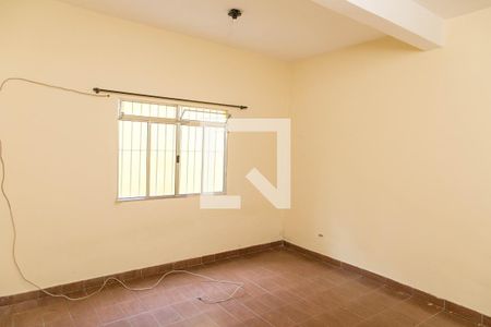 Casa à venda com 242m², 4 quartos e 2 vagas Casa à venda com 242m², 4 quartos e 2 vagasSala Casa 2