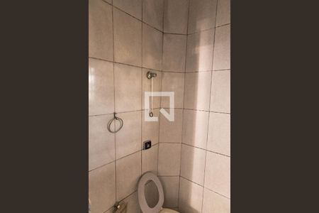 Casa à venda com 242m², 4 quartos e 2 vagas Casa à venda com 242m², 4 quartos e 2 vagasBanheiro de serviço