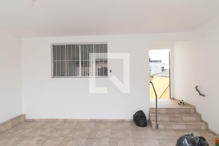 Casa à venda com 242m², 4 quartos e 2 vagas Casa à venda com 242m², 4 quartos e 2 vagasGaragem